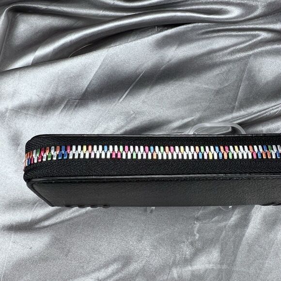 J. Estina Zip Aound Wallet Black Rainbow Accordion 12 Card Slots Pebbled Leather - Picture 9 of 17